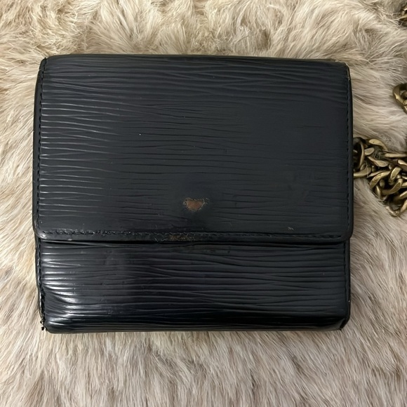 LOUIS VUITTON Epi Unisex Bi-Fold Wallet w/Unbranded Chain, Authentic, GUC - Picture 6 of 10